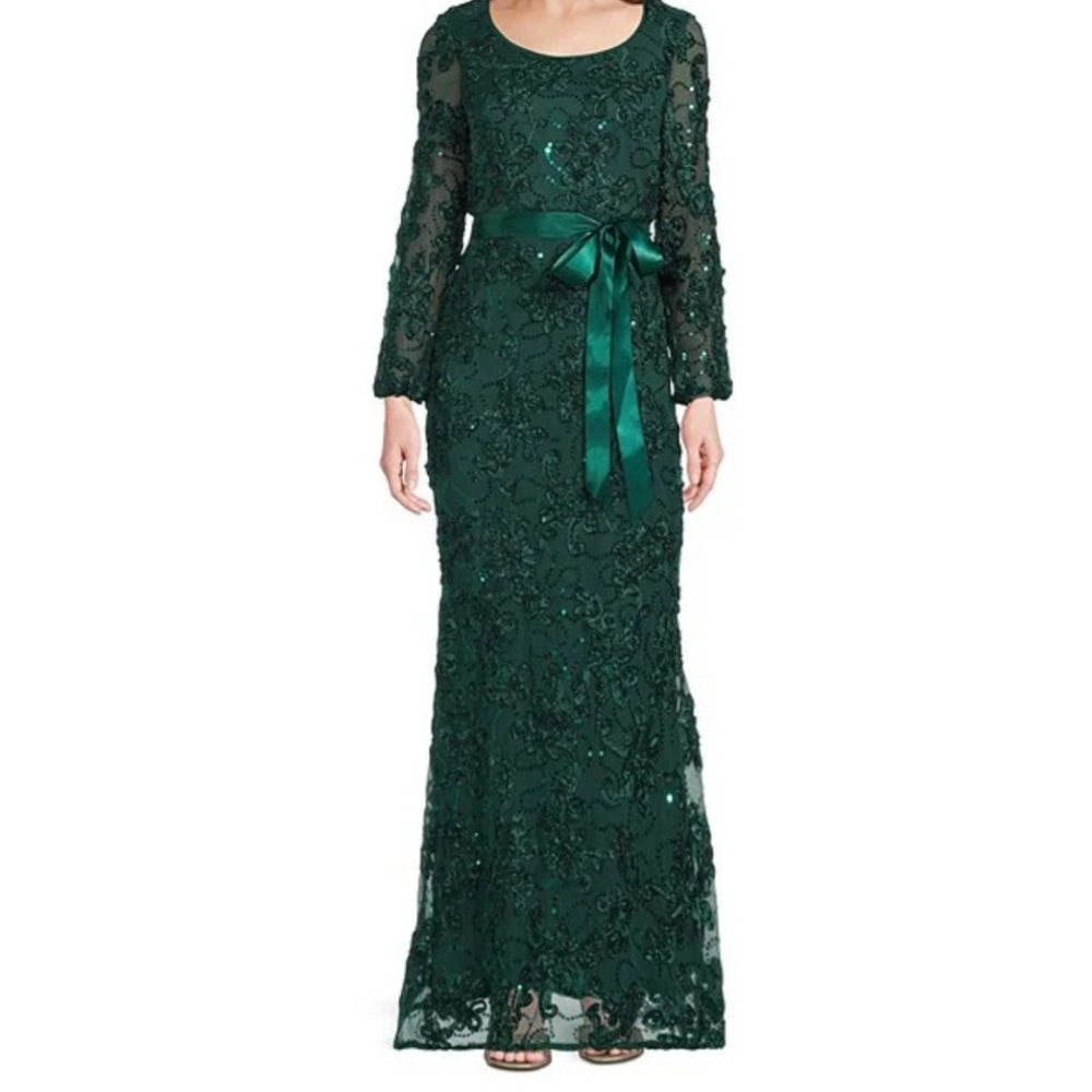 Worn once and laundered. R & M Richards Forest Green Gala Or Holiday Gown